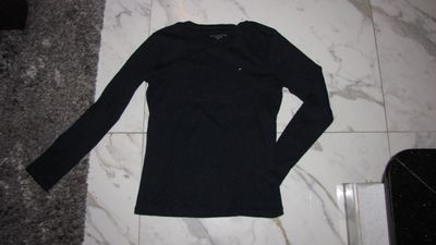 38 TOMMY HILFIGER medium dikker longsleeve 16,50