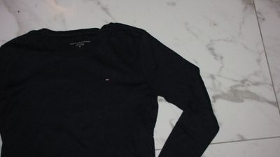 38 TOMMY HILFIGER longsleeve detail