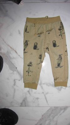 86 NAME IT broekje hond 12,00