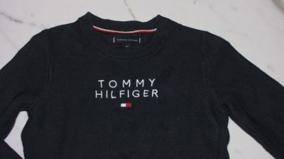 116 TOMMY HILFIGER breisel trui blauw detail