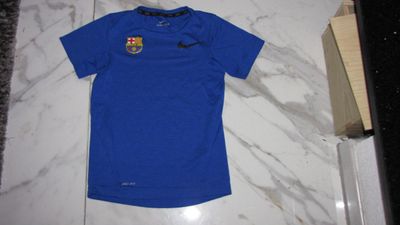 122-128 FC BARCELONA sportshirt 17,50