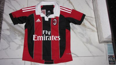 128 AC MILAN voetbalshirt 19,00