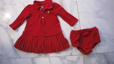 68 RALPH LAUREN rode jurk met plooirok en broekje 17,50