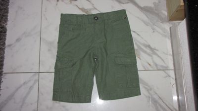 128 TOMMY HILFIGER short groen 17,00