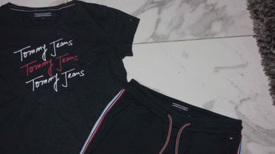 140-152 TOMMY HILFIGER set detail