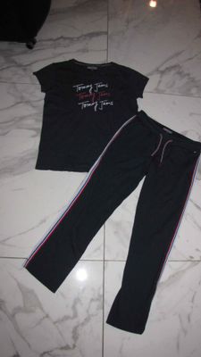 140-152 TOMMY HILFIGER set 2-delig 32,00 res?