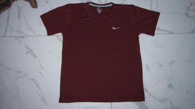 large NIKE shirt rood melee 13.50