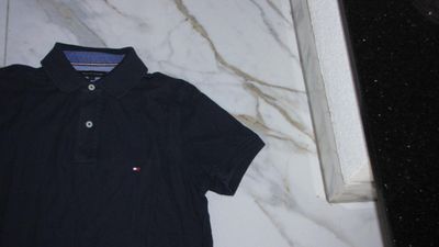 medium TOMY HILFIGER polo detail 