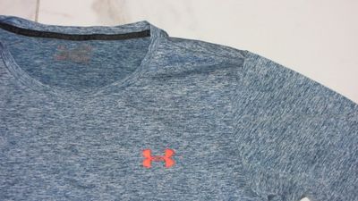 large UNDER ARMOUR melee shirt detail