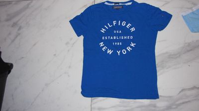 128 TOMMY HILFIGER midblauw shirt 15,00