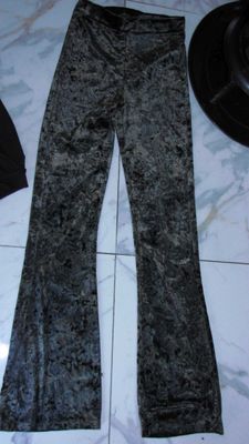 36 COSTES velvet broek groenig 17,00