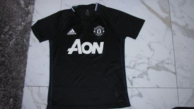 medium MANCHESTER UNITED voetbalshirt 19,50