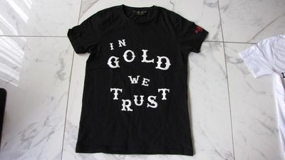 small IN GOLD WE TRUST zwart wit 23,50