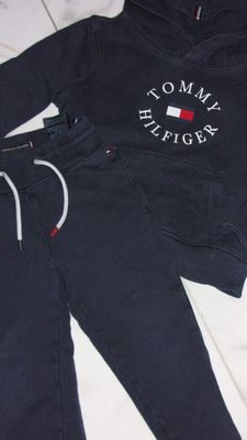 104 TOMMY HILFIGER blauw detail