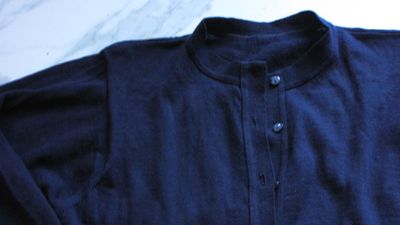 46 WARM WOLLEN zwart vest detail