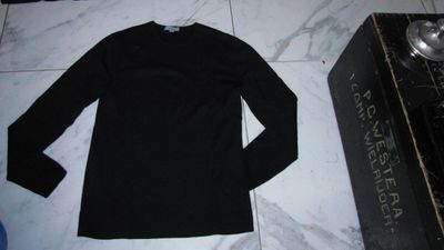 small COS dunne zwarte wollen trui 17,50