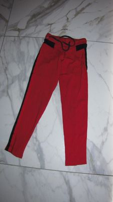 122-128 BRAND rode broek 16,50