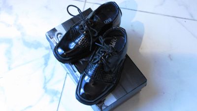23 HAPPY lakschoenen *nieuw* 17,50