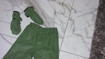 86-92 GOSOAKY regenbroek plus wanten