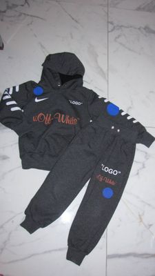 98 OFFWHITE set 2-delig set 35,00