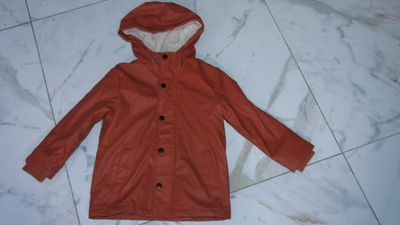 98-104 HEMA bruine regenjas tussenjas 16,50