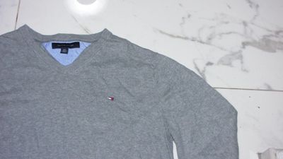 large toTOMMY grijs detail 