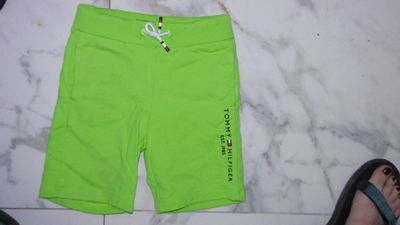116 TOMMY HILFIGER groene sweatpant 16,50