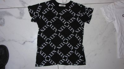 116 VALENTINO shirt 17,50