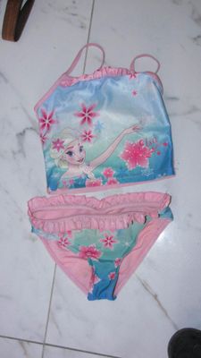 122 ELSA bikini 11,00