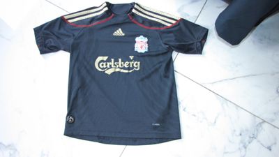 128 LIVERPOOL voetbalsirt THI 18,00