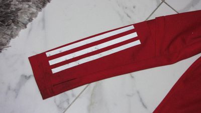 140 AJAX rood lange detail