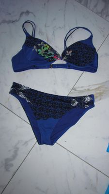 46 SAVE THE QUEEN bikini met vogels 28,50