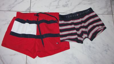 small TOMMY HILFIGER zwemshort rood incl boxer 20,00