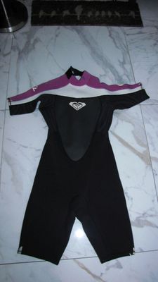 40 ROXY surfpak shorty 37,50