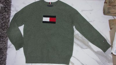 122-128 TOMMY HILFIGER tui groen breisel 18,50