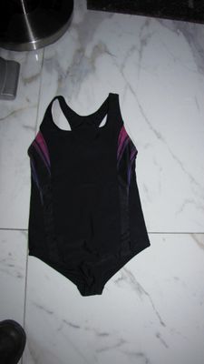 140 PANTHER zwart badpak 14,00