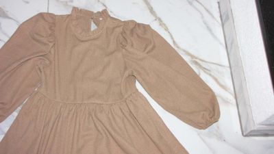 152 ZARA taupe detail