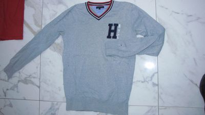 176 TOMMY HILFIGER trui grijs 17,00