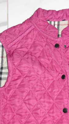 38 BURBERRY bodywarmerr detail