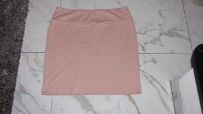44 KAFFEE roze rok xl 15,00