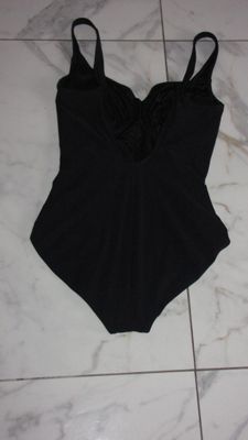 44b SUNFLAIR zwart badpak 25,00