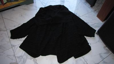 48-50 AAKASHA *nieuw* vest zwart 45,00