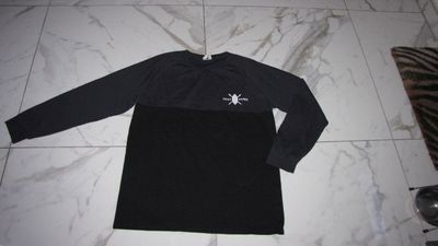 large DAILEY PAPER longsleeve 20,00