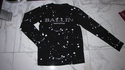 medium PURE WHITE ballin longsleeve 15,00