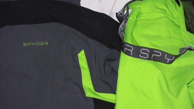 medium SPYDER skipak detail