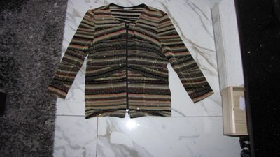 40 JOSEPH RIBKOFF vest bling 20,00