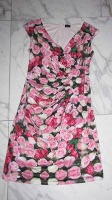 44 PHASE EIGHT jurk met rozen 30,00