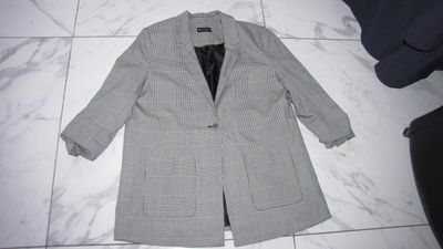 46 CANDA premium ruiten colbert 18,50