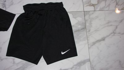 small NIKE sport broek zwart 14,00