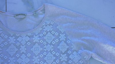 40 MAISON SCOTCH sweater beige lichtroze detail
